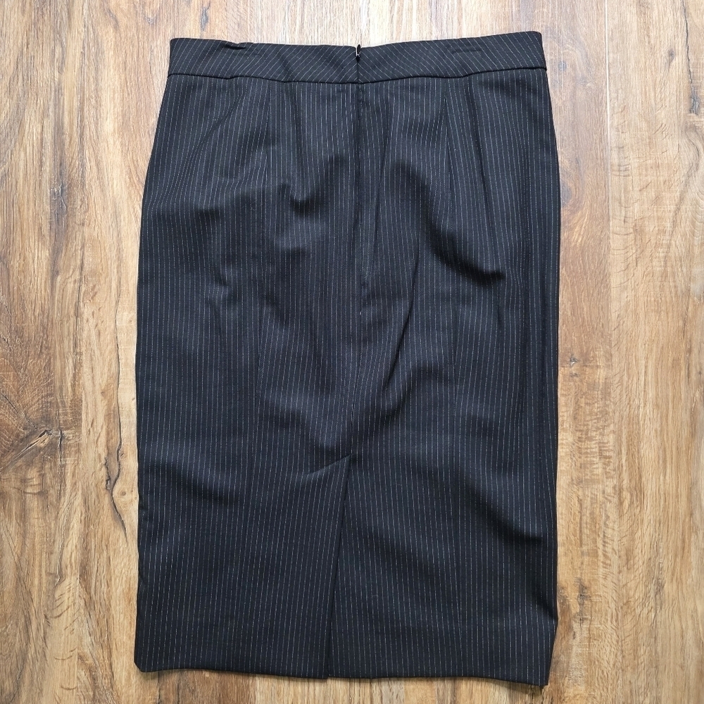 Bebe Black Pinstripe Back Zip Closure Pencil Skirt Size 6 - Picture 3 of 6